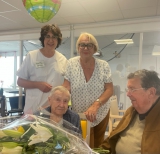 Simone Lopez entoure de Rose Marie, son infirmire, Dominique Yvon et Brigitte Gambini