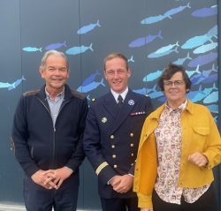 La Maire, Marie-Fran�oise Roger, Thierry Bihan, adjoint aux affaires maritimes accueillaient le lieutenant de vaisseau Gr�goire Kerhardy