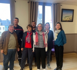 Mobilisation gnrale des lus de Groix, d'Emilie Guyomar le taxi, de Max Bihan capitaine des pompiers de Groix, de l'APSIB et des taxis de Belle >Ile et SNSM