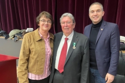 Simon Uzenat, s�nateur du Morbihan � Groix Dimanche pour remercier les maires de leur engagement et d�vouement pour Groix