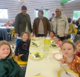 Le Maire Dominique Yvon, son adjointe Brigitte Gambini et Marianne Lerue, directrice du pole enfance en visite