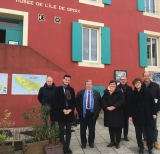 M.le Sous Prfet de Lorient, la DRAC, dcouvrent le muse en compagnie du Maire et ses adjoints